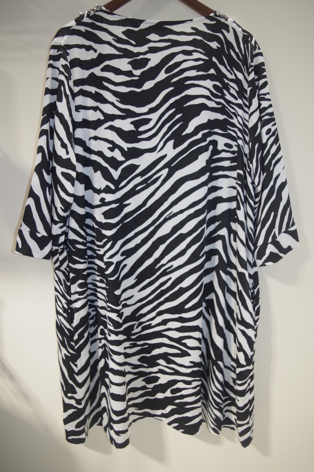 Y1 Dennis by Dennis Basso Black & White Zebra Print Embellished Dress 1X V Neck