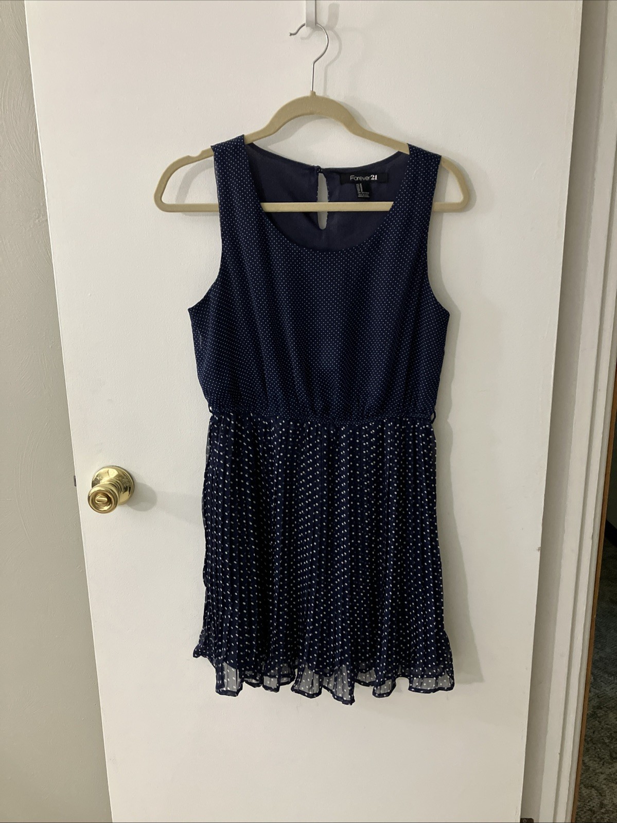 Forever 21 Sleeveless Navy Blue Polka Dot Dress Pleated Size Medium *see descrip