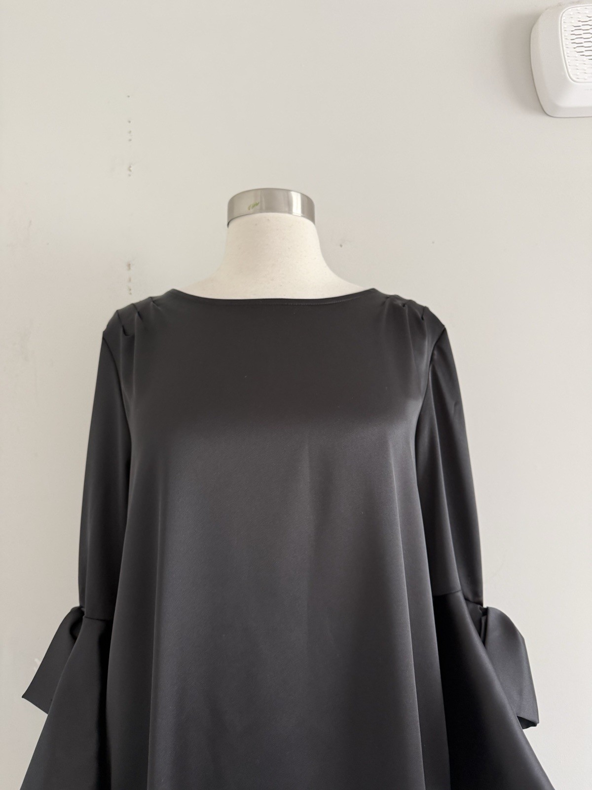 IC COLLECTION POLYESTER SPANDEX ZIP BACK CLOSURE SATIN DRESS SIZE L