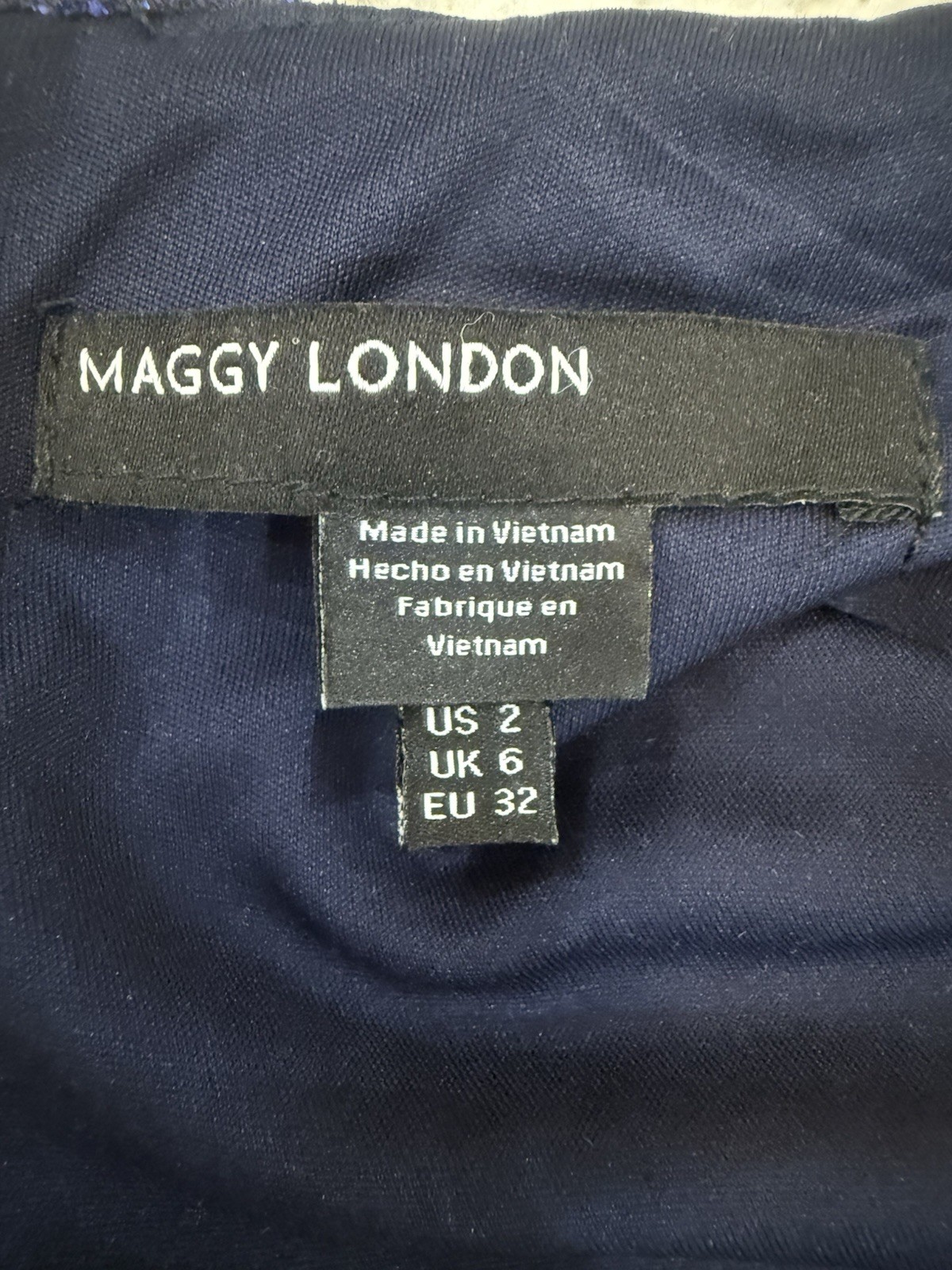 Maggy London Sequin Keyhole Neck Long Sleeve Cocktail Dress in Navy Blue Size2