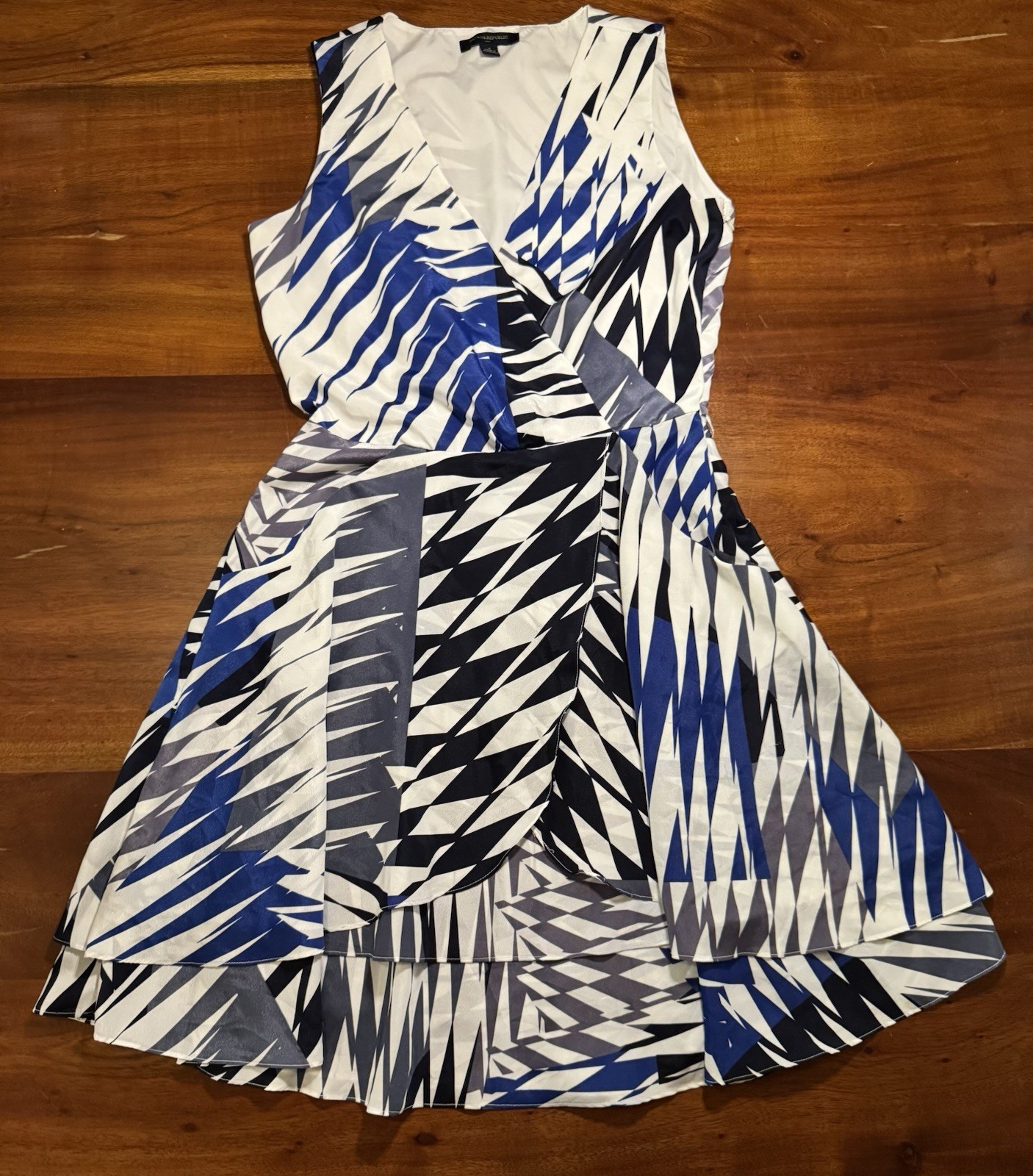 Banana Republic White Blue Striped Drapey Layered V-Neck Dress Size 4