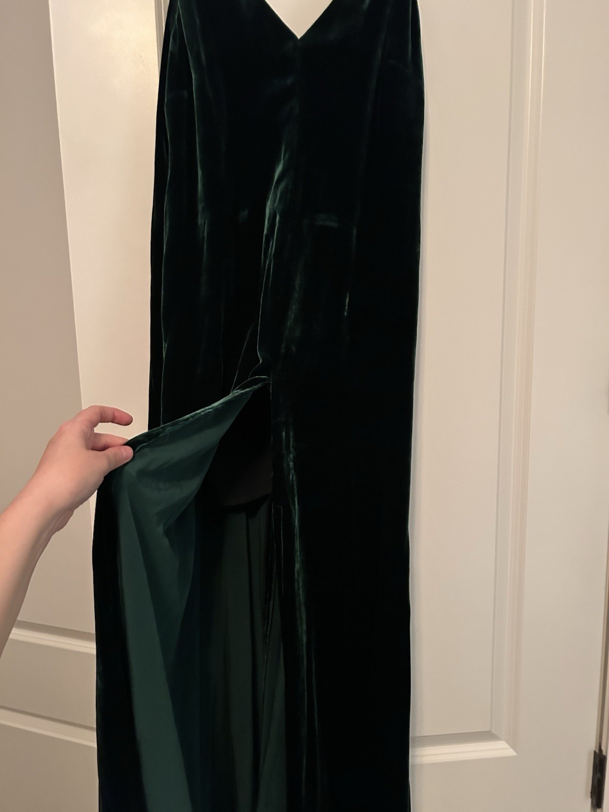 BCBGMAXAZRIA “Mallory” Emerald Green Evening Gown – M – Silk Velvet Slit Dress