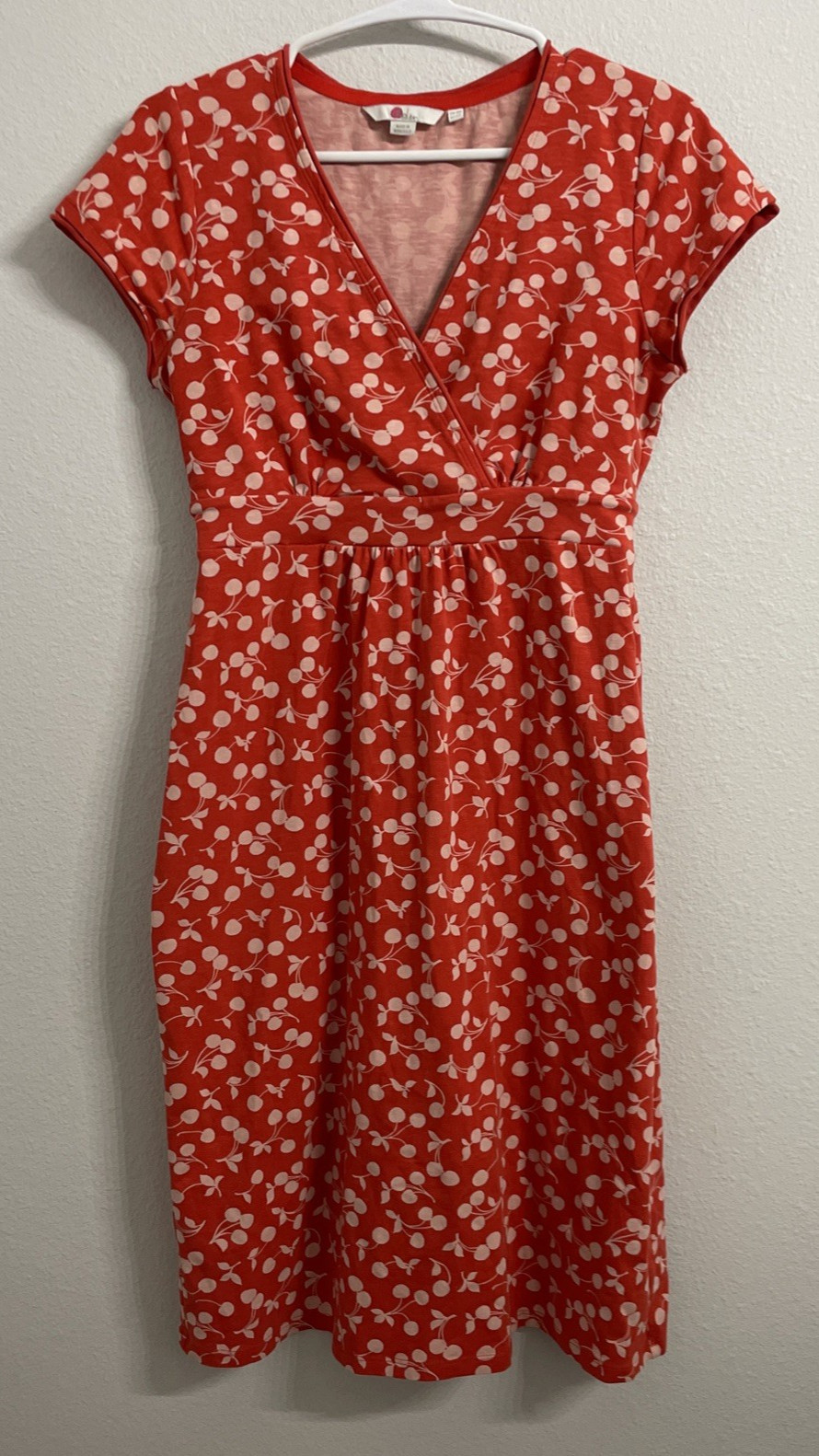 BODEN SIZE US 6R RED CHERRY PRINT DRESS T-SHIRT WRAP SHORTSLEEVE CASUAL COTTON