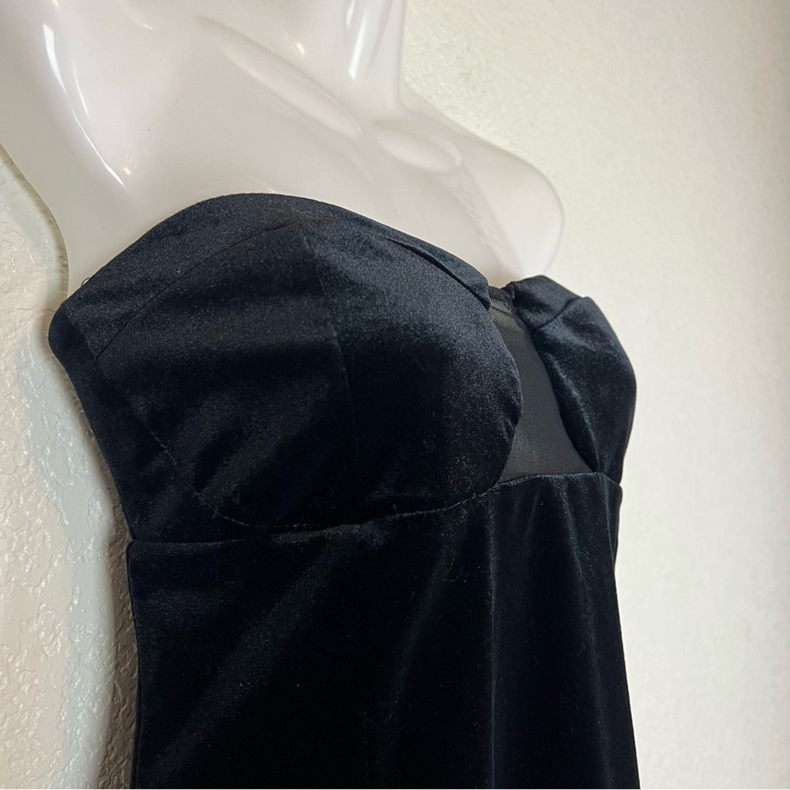 Forever 21 Black Strapless Velour Bodycon Muni Tube Party Dress size Medium New