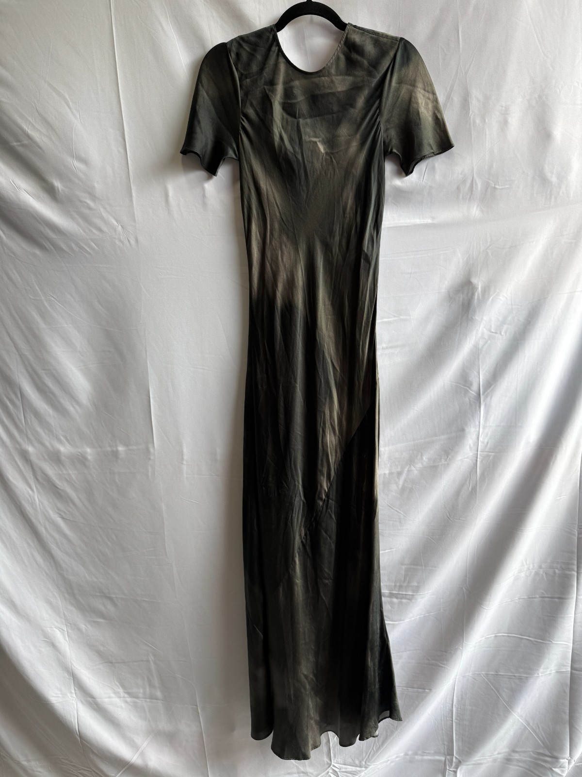 Silk Laundry Black Short Sleeve Bias Dress Size S with Discoloration Fabric pull