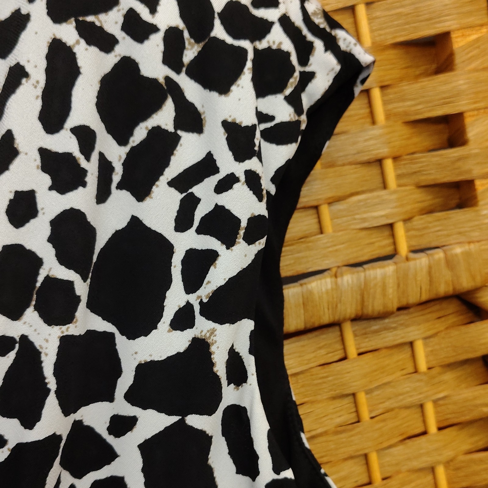 Black Label by Evan-Picone Women’s Black/White Animal Print V-Neck Dress Size 10