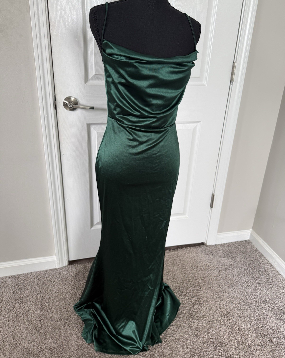 Windsor Women’s Green Satin Cowl Neck Strappy Long Formal Gown Dress Size M