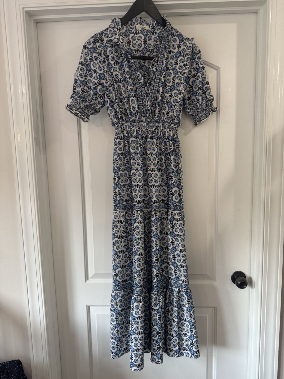Women’s Blue White Floral V-Neck Short Puff Sleeve Smocked Button Midi Dress M