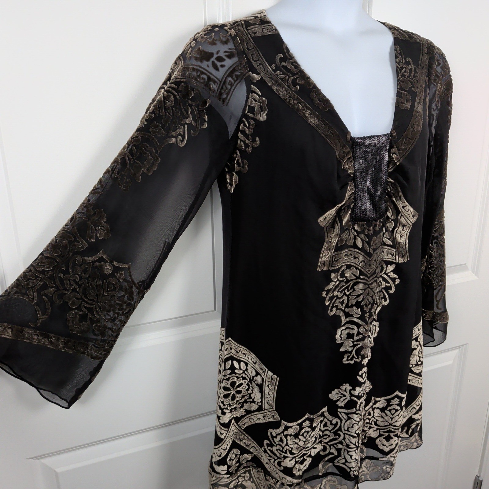 Silk Blend Velvet Burnout Damask Sequin V-Neck Tunic Top Black Large Hale Bob