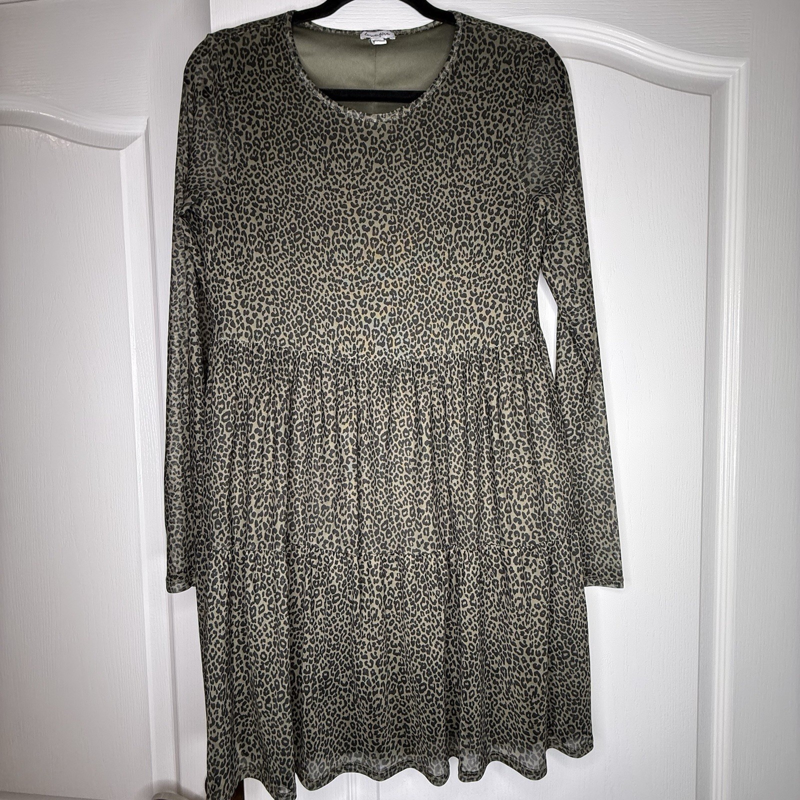 Love, Fire Green Leopard Long Sleeve Tiered Trapeze Swing Dress Knit M