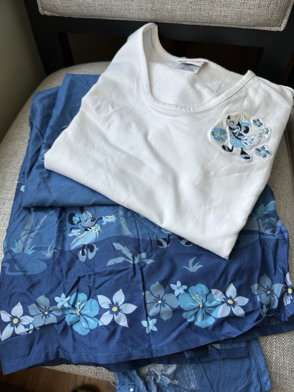 Disney embroidered Lot Minnie Shirt And Character Sun Dress Sz S New No Tags