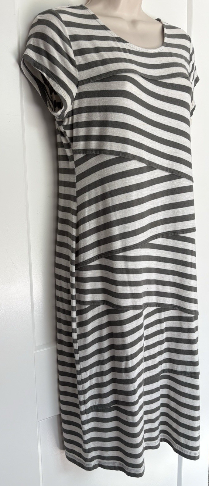 Chico’s 0 Small Dress Grey White Stripe Diagonal Tiers TShirt Style Cap Sleeves