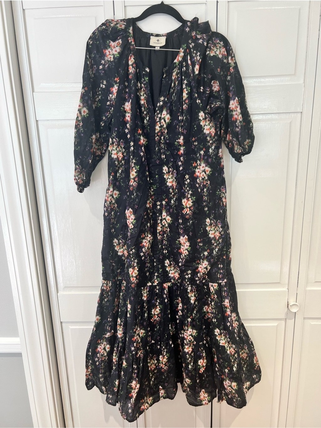EUC Tuckernuck Floral Falling Flowers Lyle’s Maxi Dress. NOTE MISSING BELT