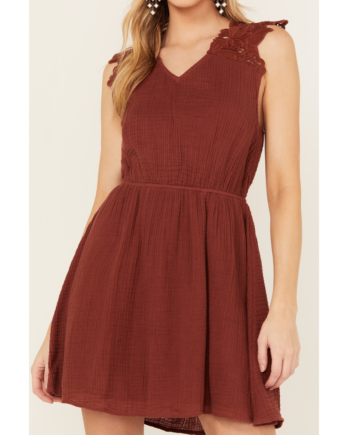 Cleo + Wolf Women's Birdy Open Back Mini Dress – CLSU24D87-BRDYBN