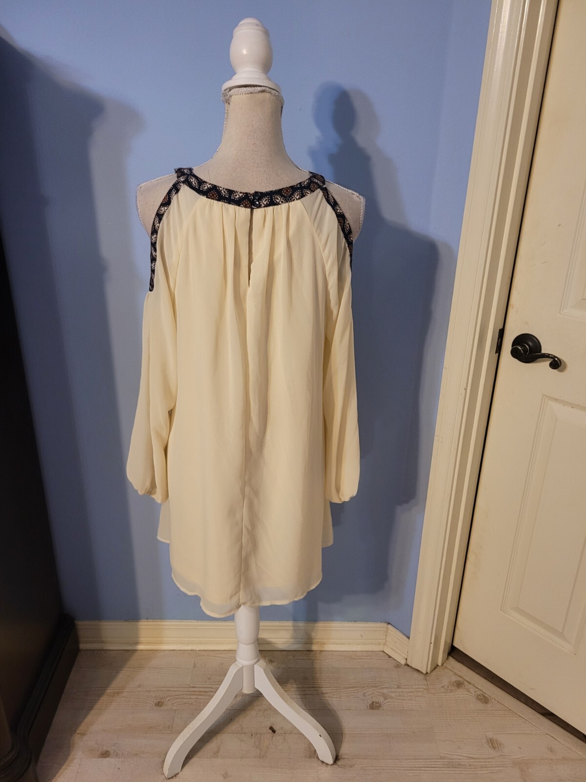 Flying Tomato Size Small Dress Womens Cream Long Sleeve Cold Shoulder
