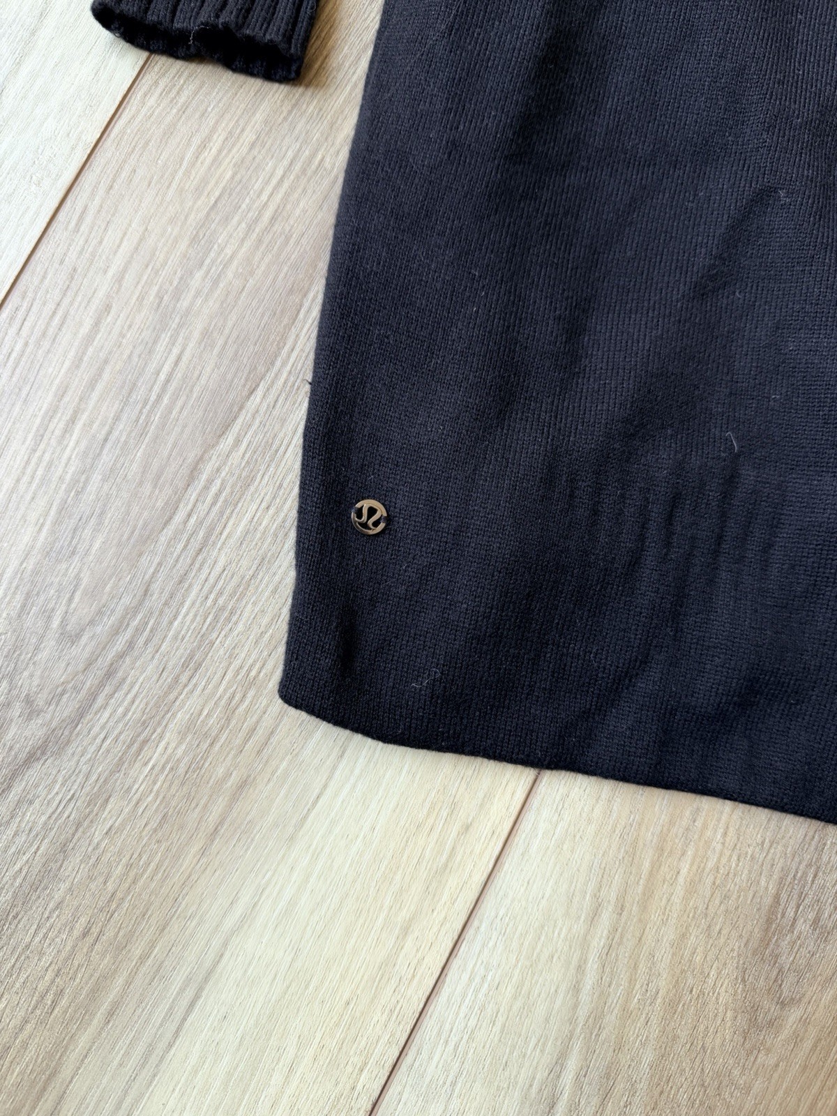 Lululemon Sweater Dress 5% Cashmere Size Small Black