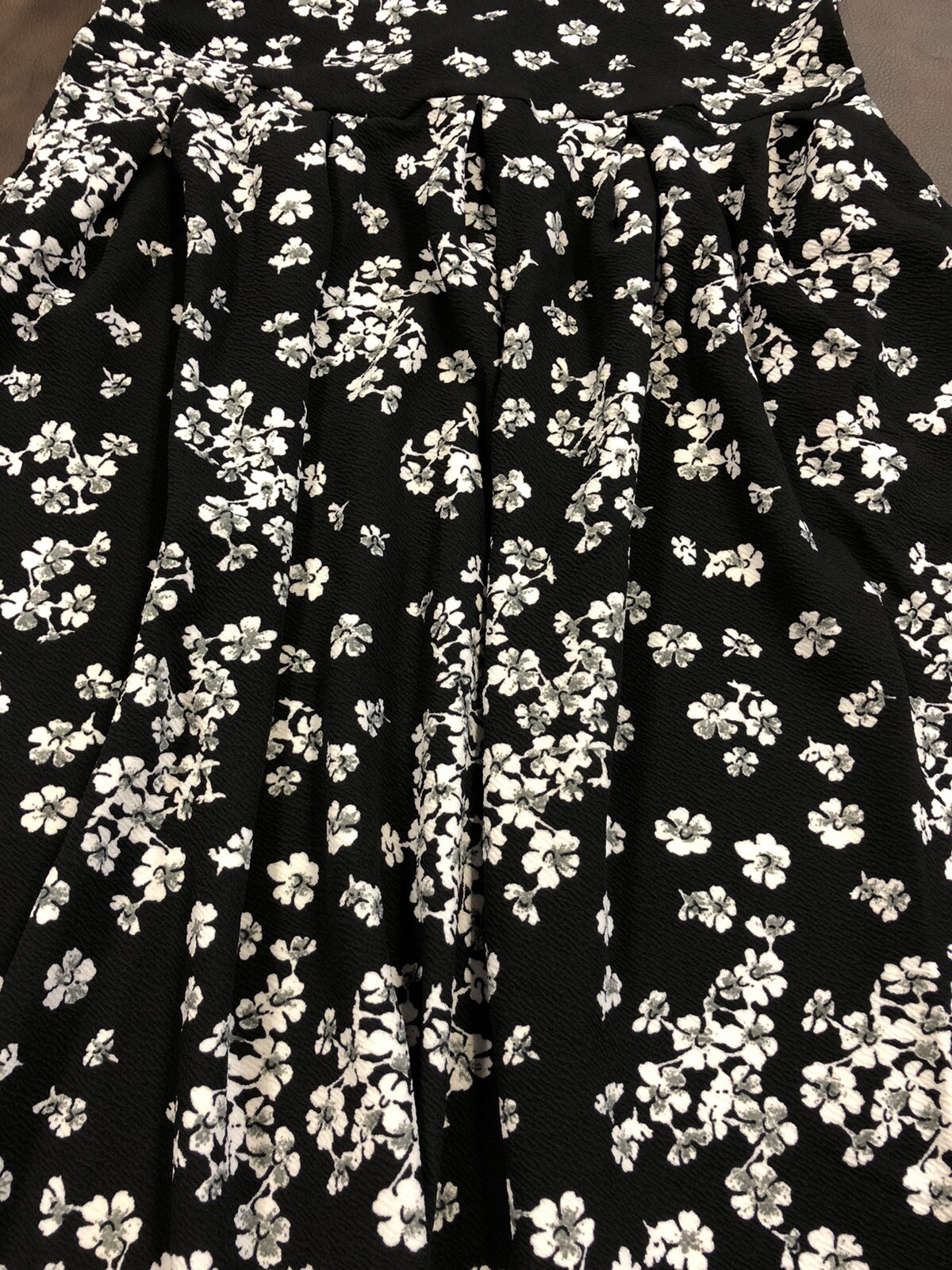Lularoe Medium NWT Women Amelia Black White Cherry Blossom Pleated Dress 🦄 8-10