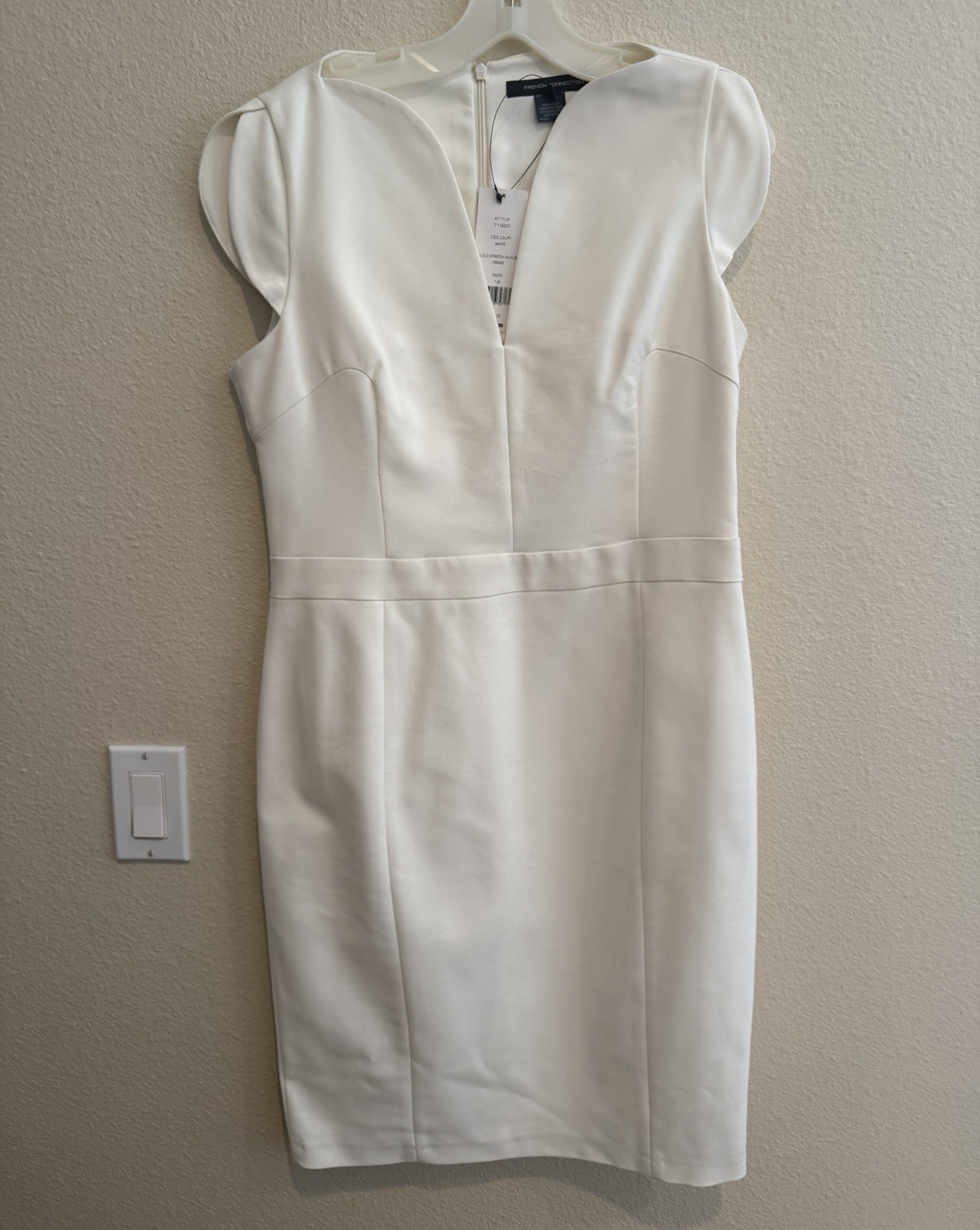 French Connection White Sheath Dress Stretch V-Neck Sleeveless Knee 12 71GZO