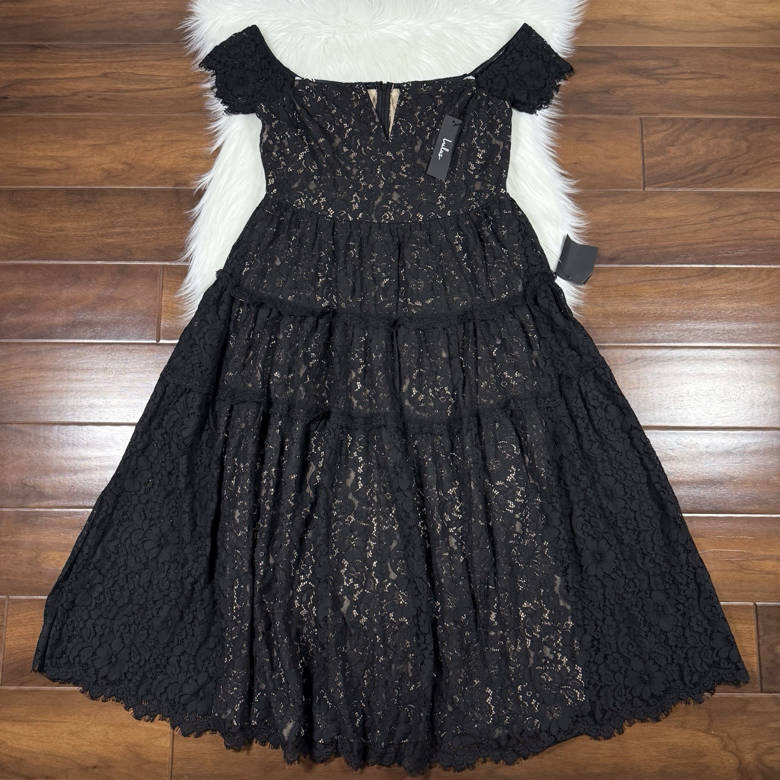 Lulu’s Size Large Black Lace Off the Shoulder Absolutely Stunning Midi Dress