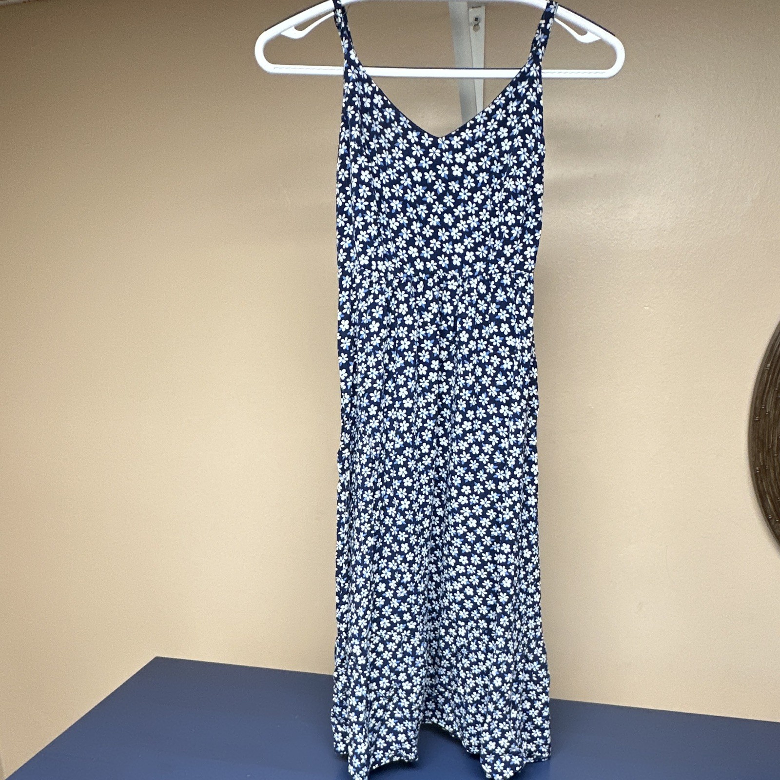 Old Navy Blue/White Floral Smocked Strappy V-Neck Maxi Dress XS Petite