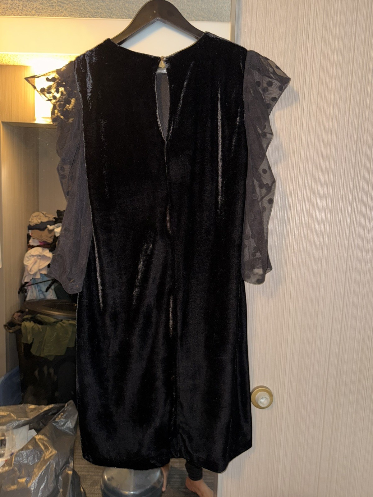 NWOT JULIA JORDAN Dot Mesh Sleeve Velvet Shift Dress In Black Size 10