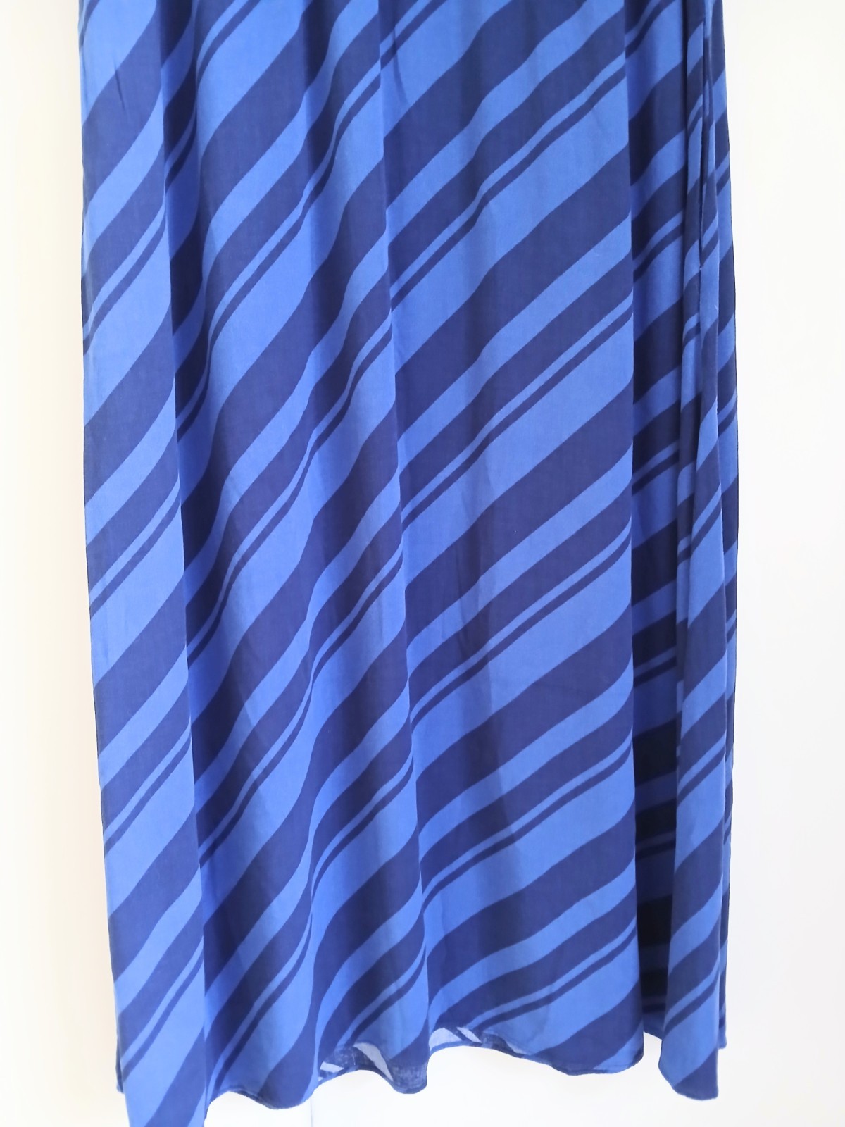 Hush blue & black diagonal stripe short sleeved v-neck maxi dress – Size 8