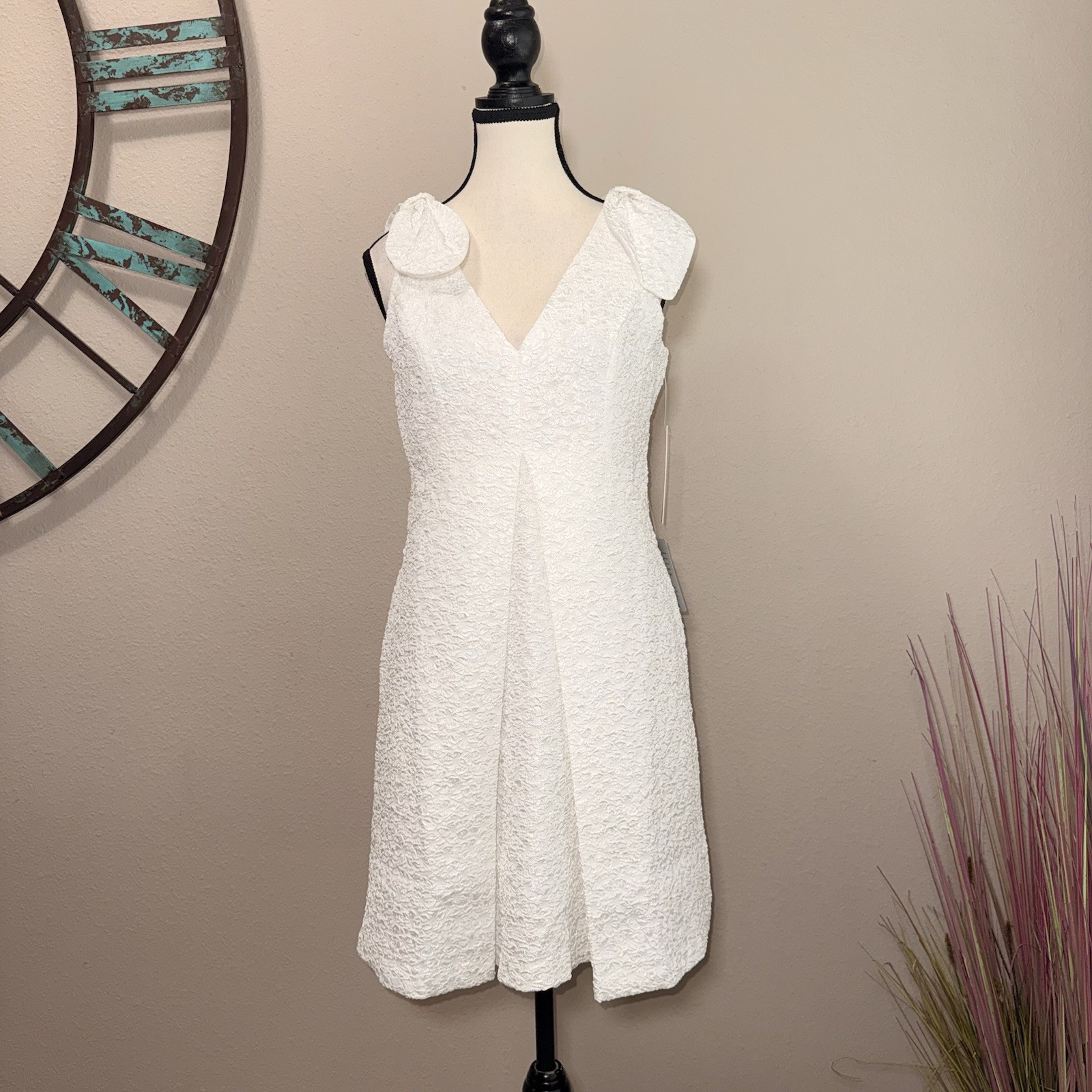 Eliza J Dress Size 6 NWT White Sleevless Textured A-line