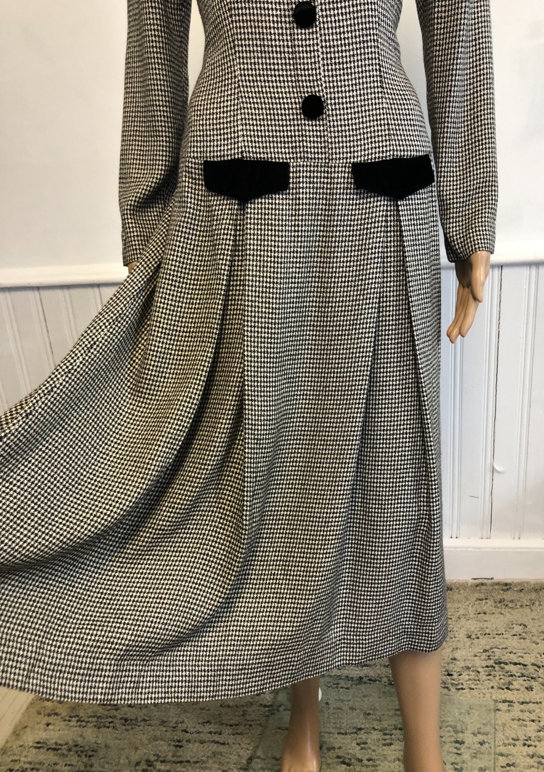 Vintage womens Fit & Flare Houndstooth Riding Dress Size 6 Pleated S.G. Gilbert