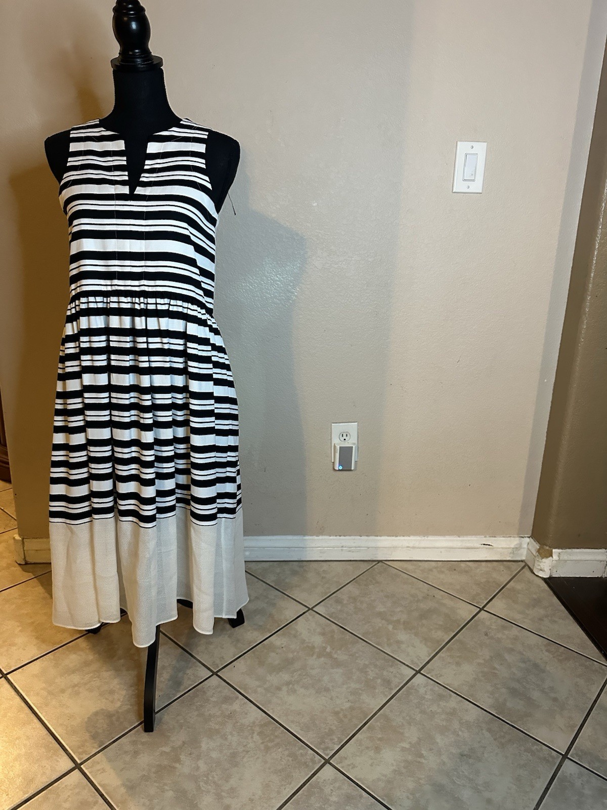 Tibi Sleeveless Summer Stripe Dress Featuring A Notched V-neck Size 2