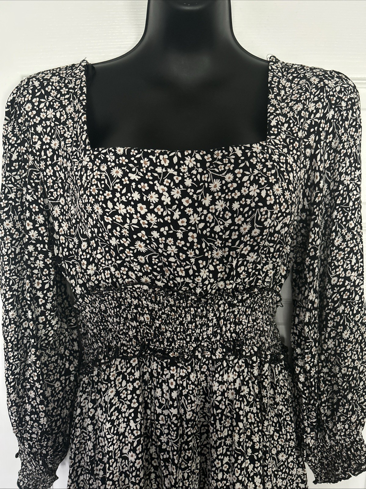 Angie Womens Boho Dress Size L, Black With Little Daisies, Tie On The Back