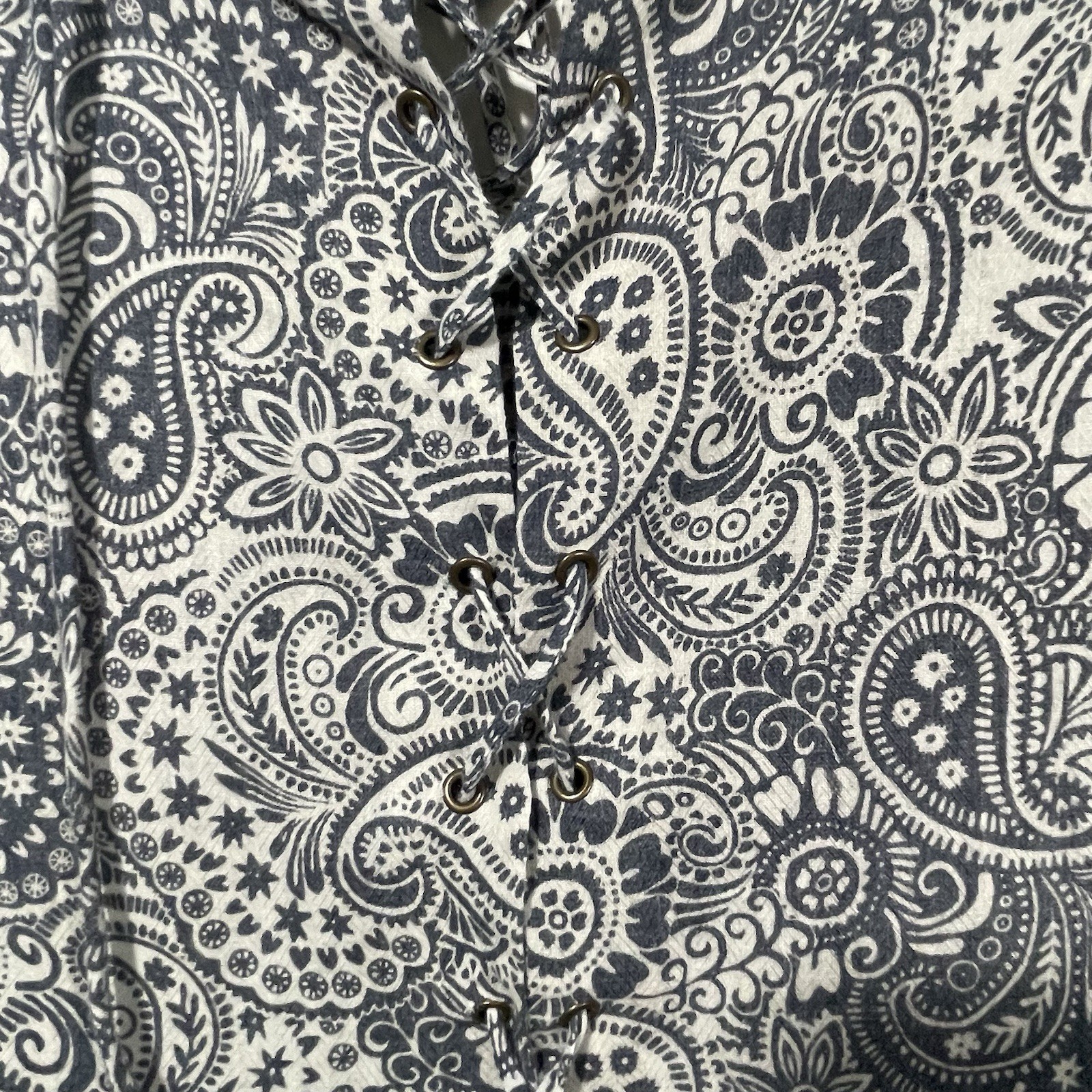 Doe & Rae Womens Lightweight Blue Paisley Dress Lace Up Back Lace Trim Sz S`