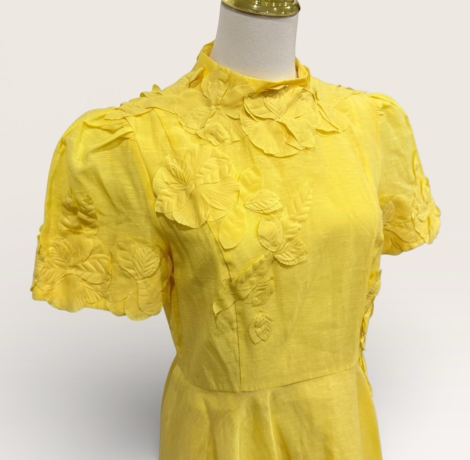 Antonio Melani SZ 10 Iris Linen Floral Appliqué Mockneck Dress Sunshine Yellow