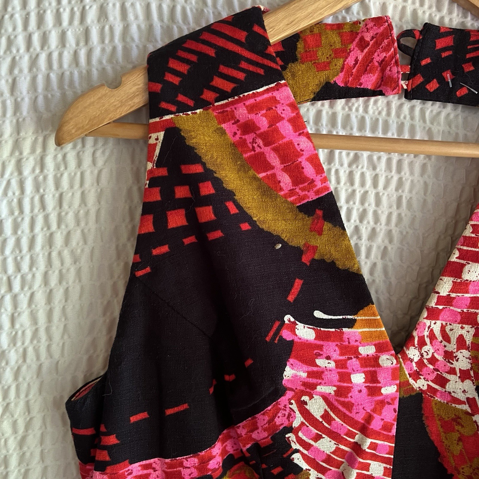Vintage 70s Barkcloth Tiki Aloha Maxi Dress Empire Open Back Darts M Colorful
