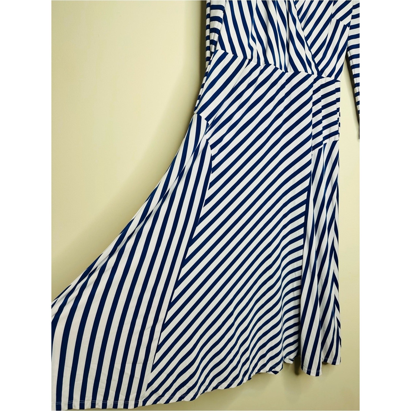 Lauren Ralph Lauren Blue White Striped Surplice Midi Dress Size 6 Coastal Preppy
