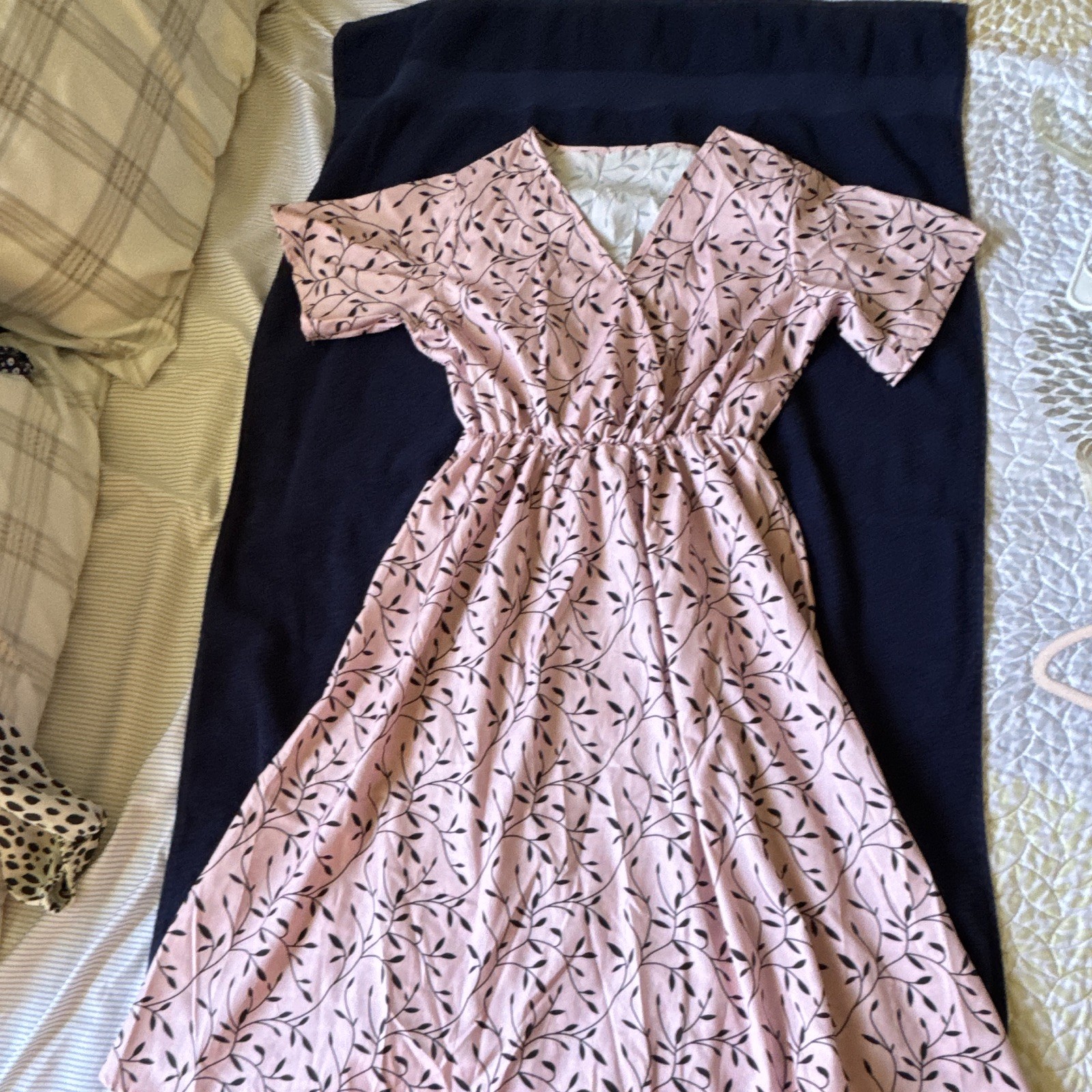 Women’s One Size Pink/ M Black Floral Chiffon V-Neck Short Sleeve Maxi Dress