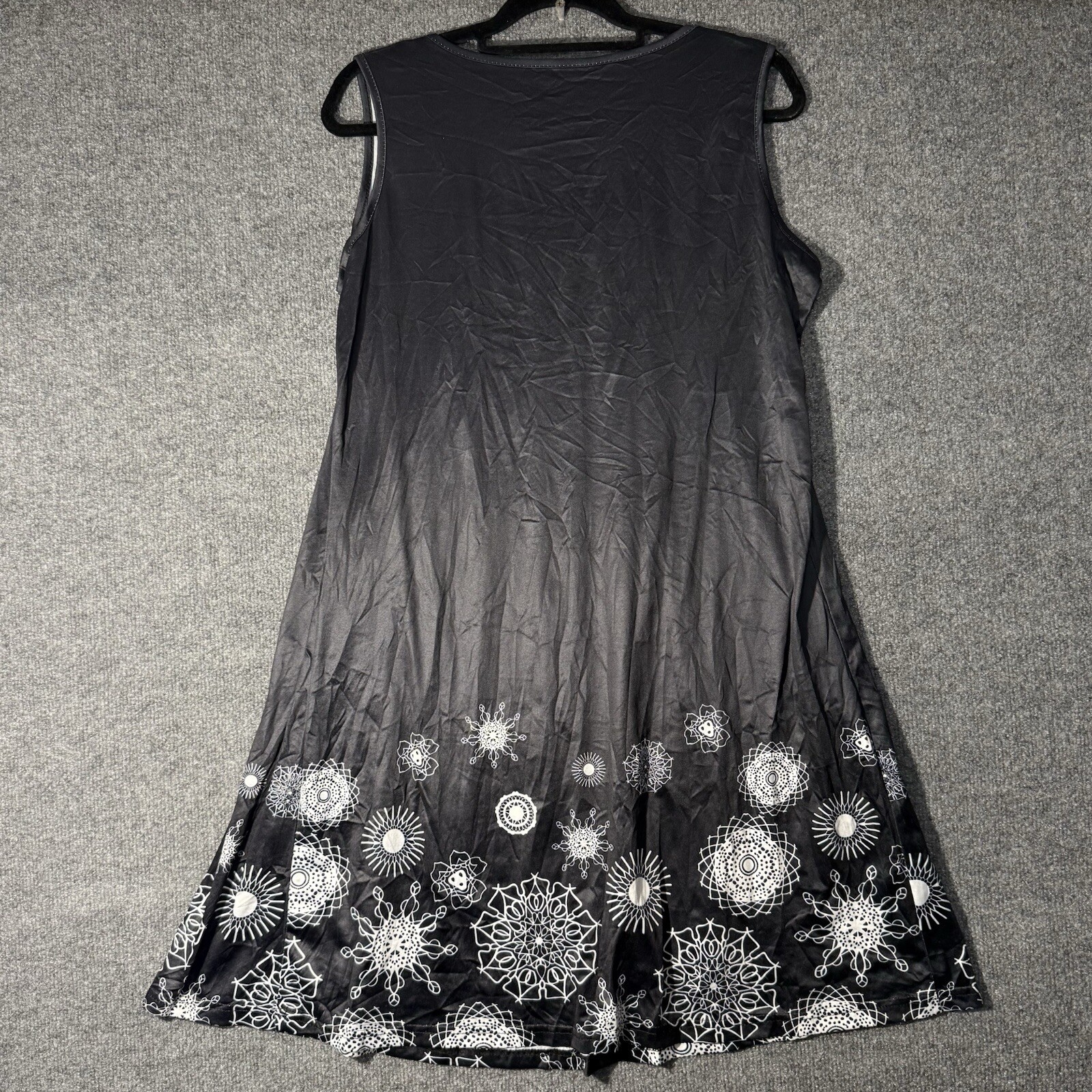 Women’s Polyester Dress, See Pics For Size.