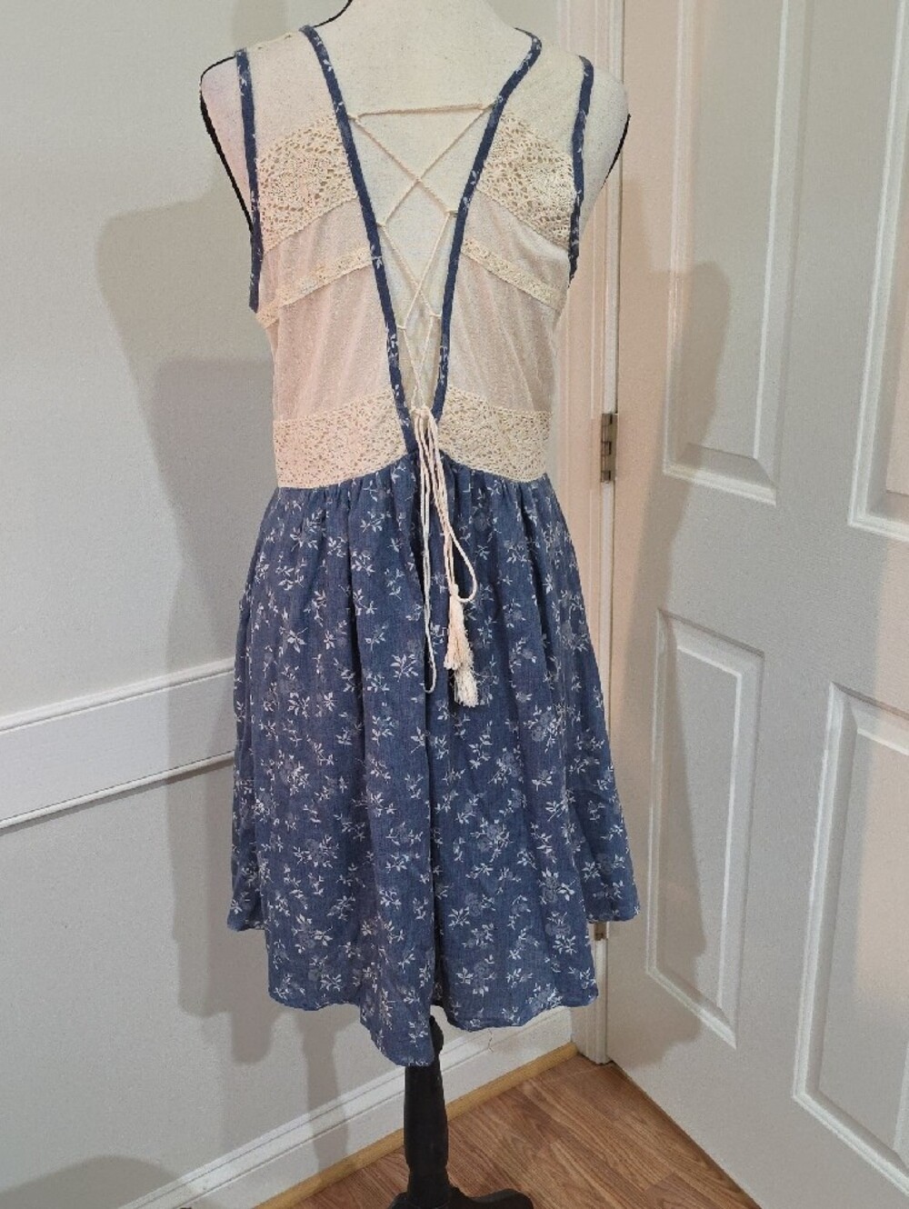 RYU Boho Cottagecore Blue Floral Lace-Up Corset-Back V-Neck Sundress – Size M