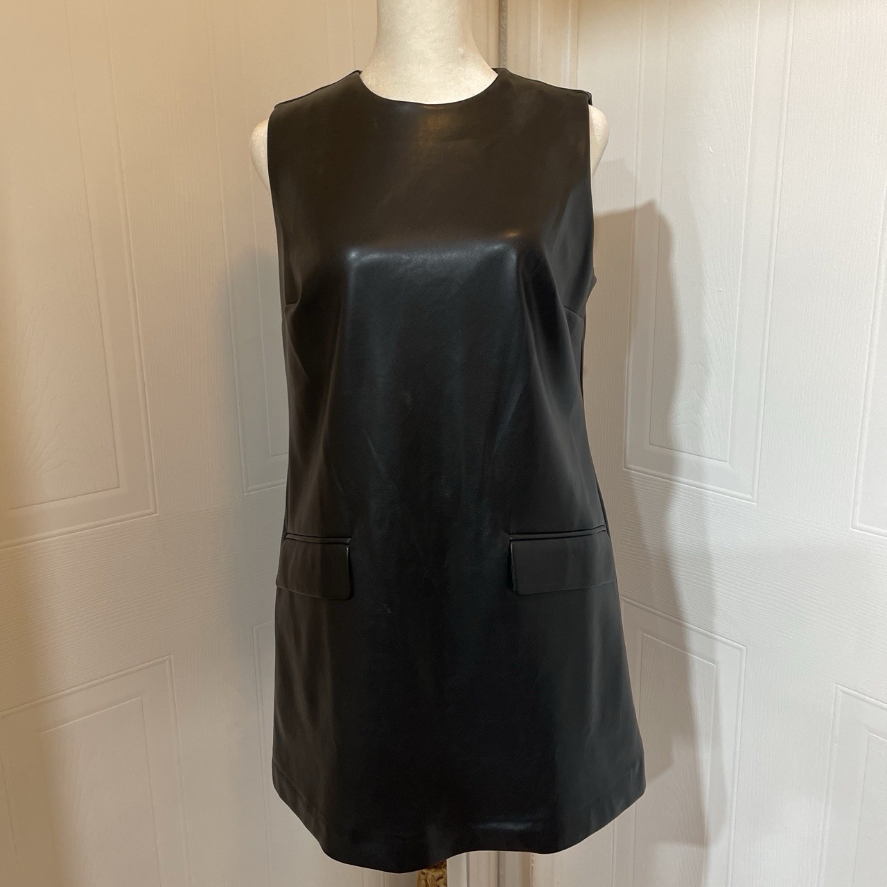 Gap Women’s Sleeveless Black Faux Leather Mini Dress Size Small