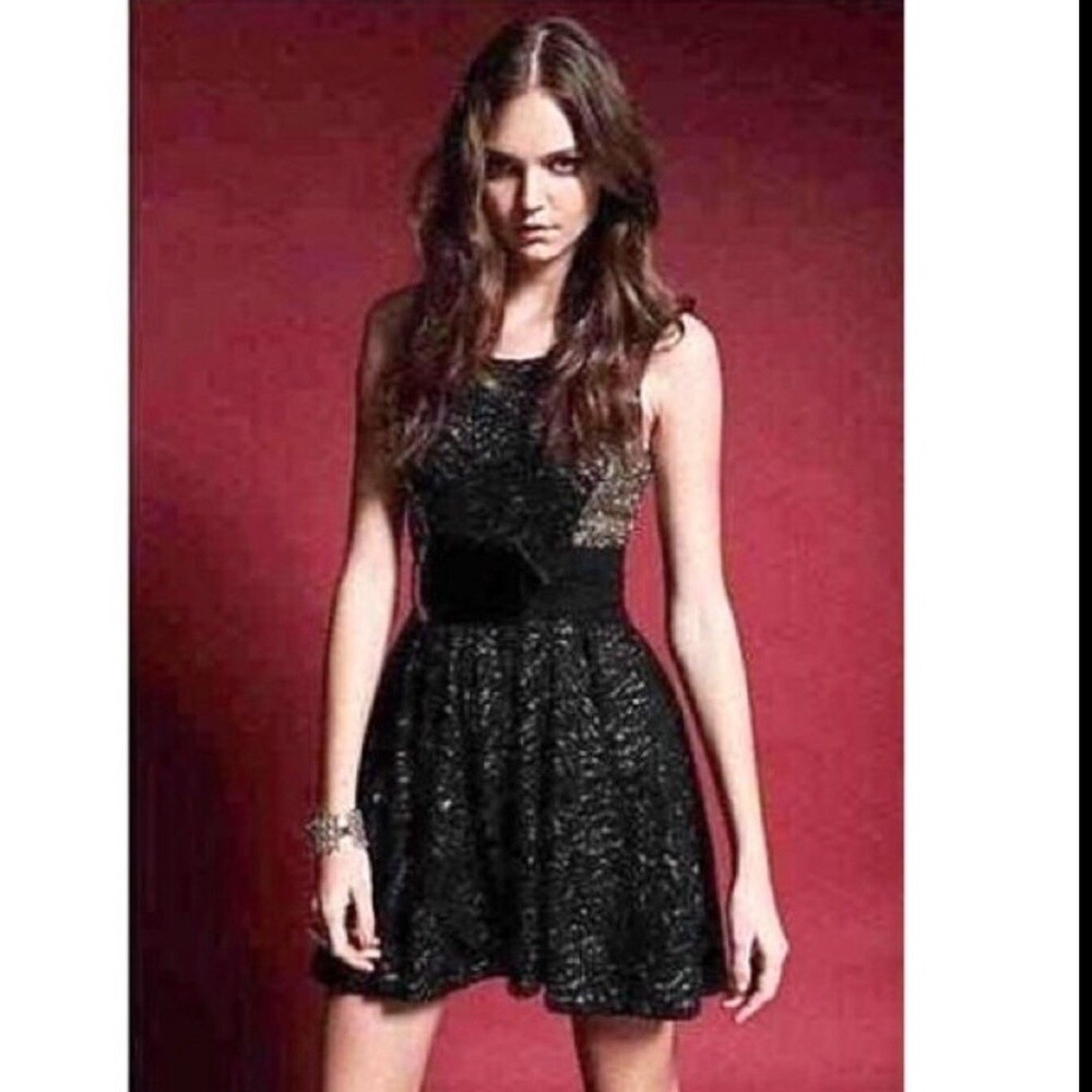 Revolve Hunt no more Dress Womens Medium beaded sequined fit and flare lace mini