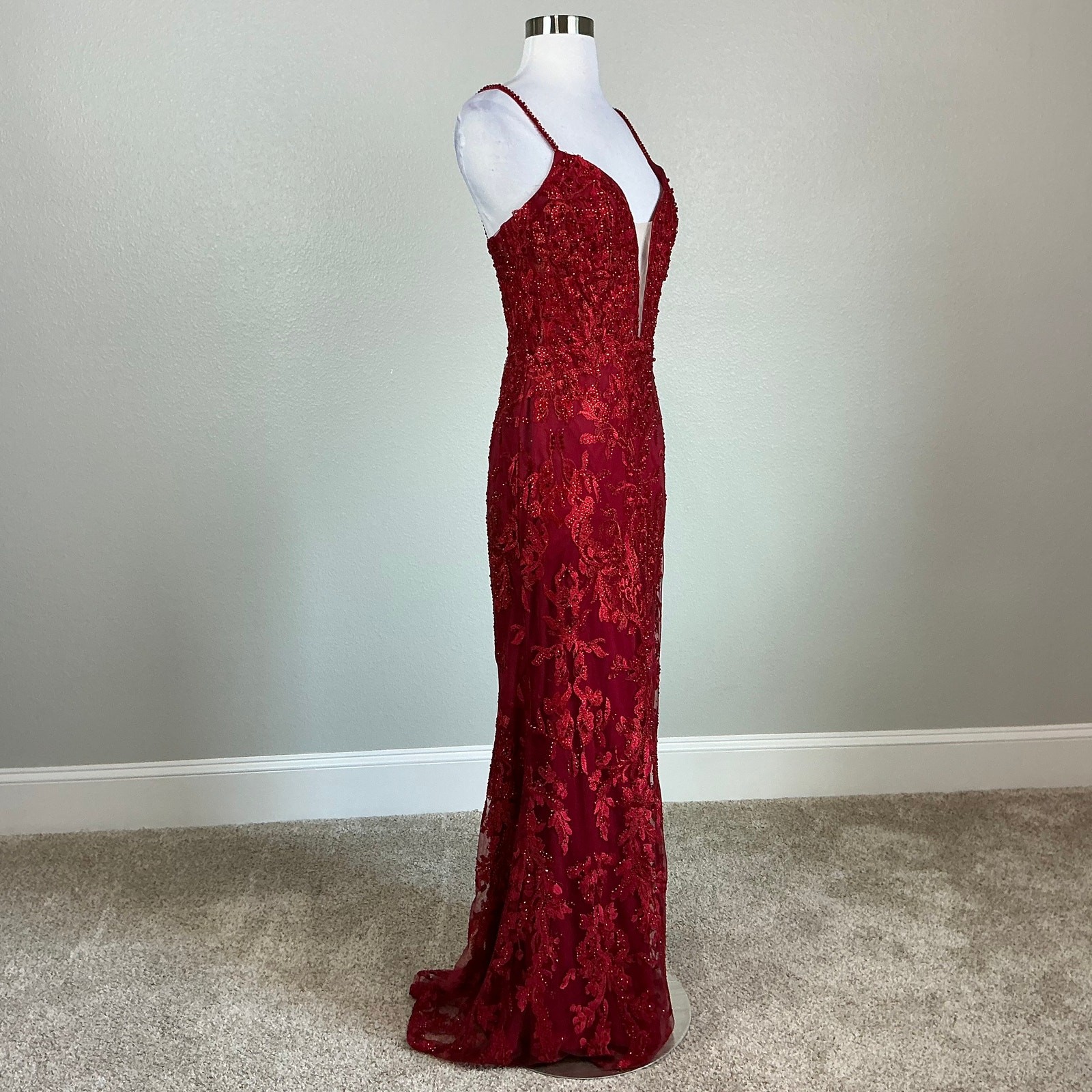 Mac Duggal 20330 Red Evening Gown Beaded Lace Sleeveless Mermaid Dress Size 12