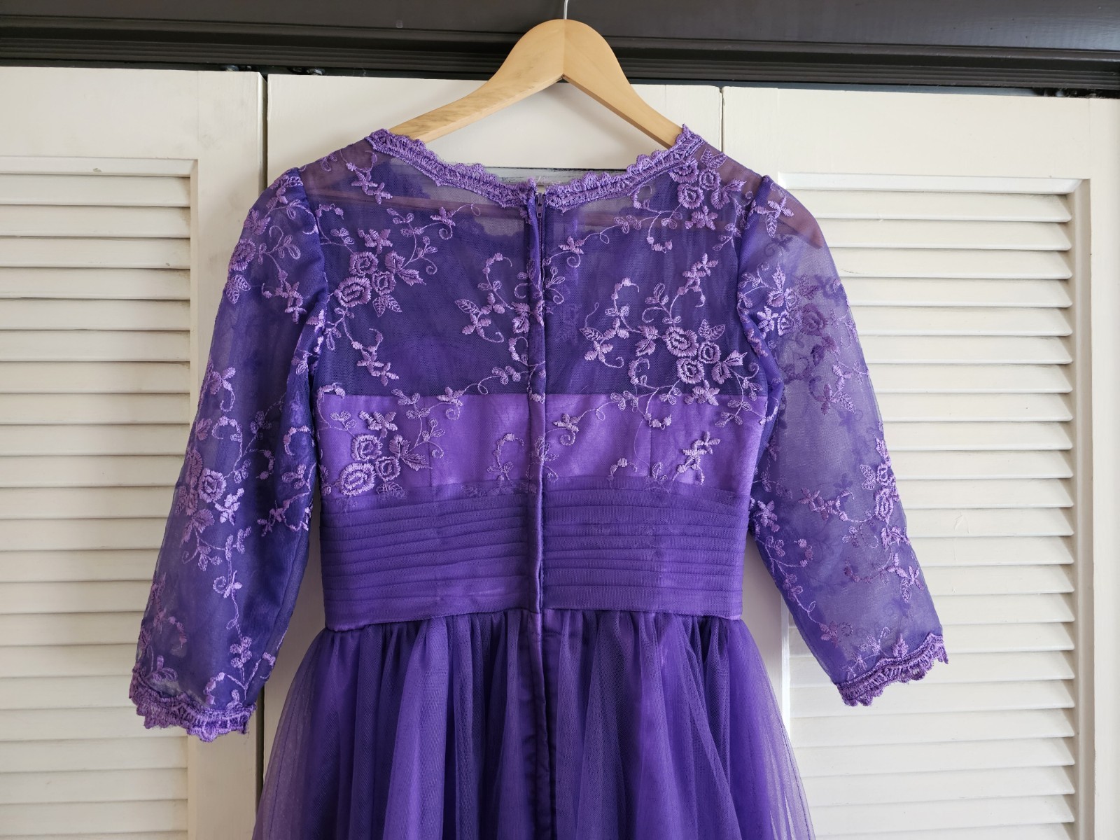 Elegant Purple Gown, Small, Unbranded, Half Sleeves