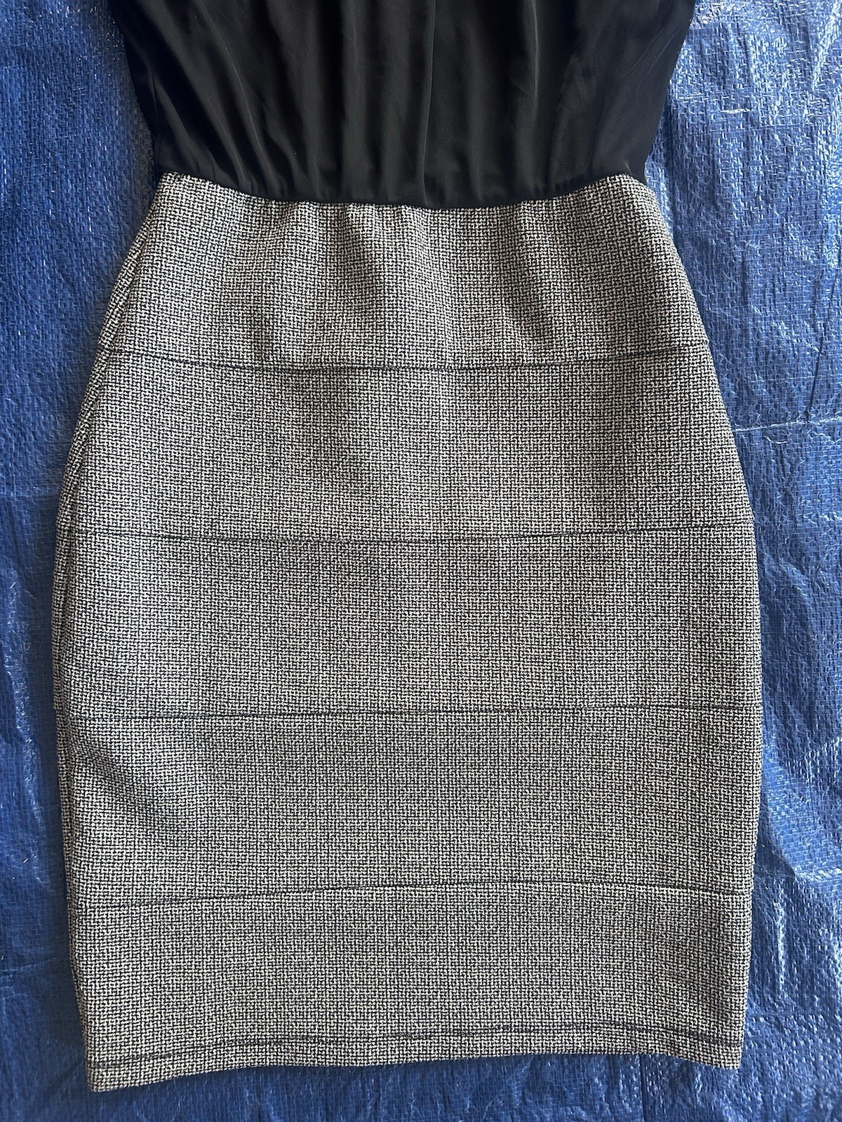 Enfocus Studio Women’s Size 4 Black and grey Dress