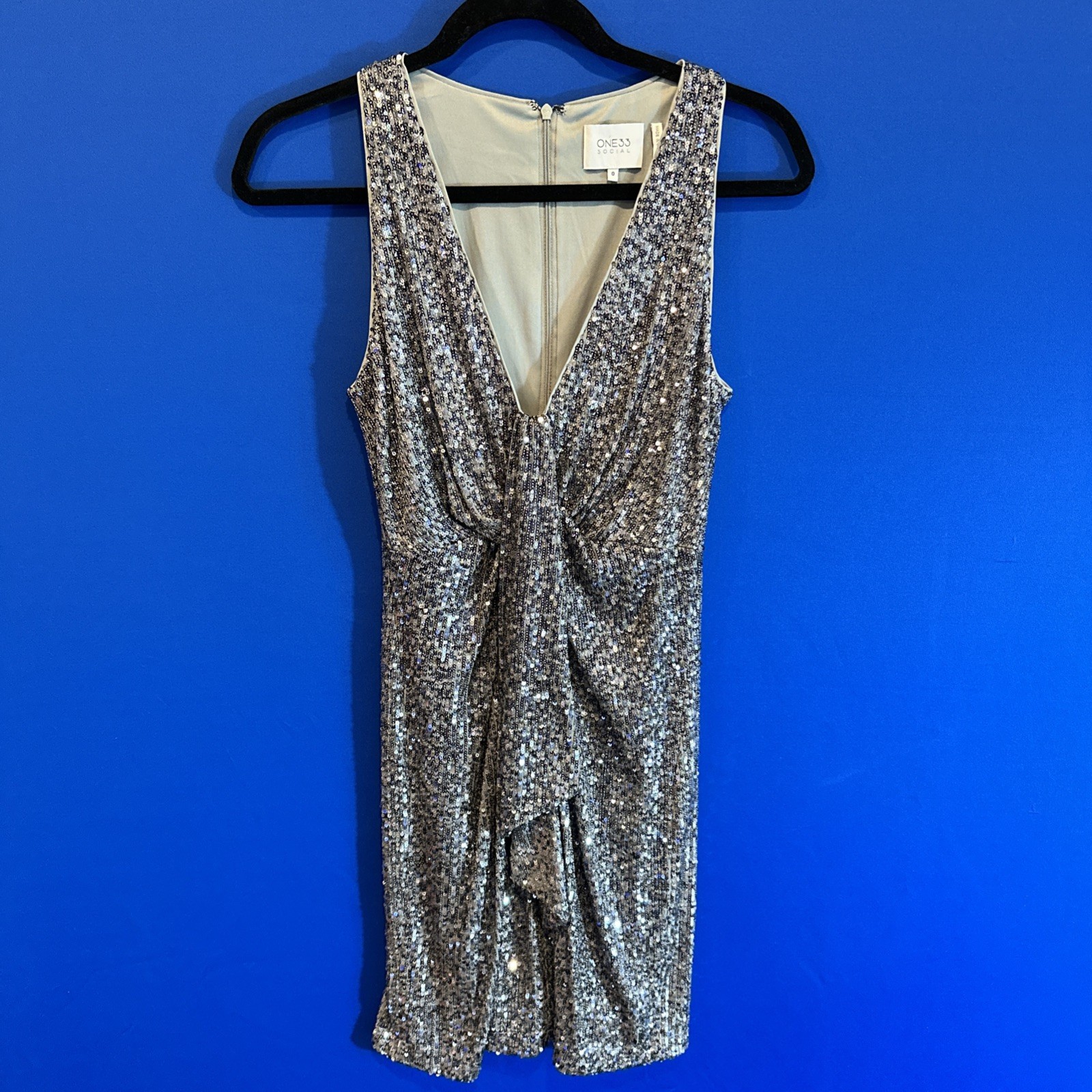 One33 Social “The Marilyn” Sequined Gray Cocktail Dress Size 0 Never Worn