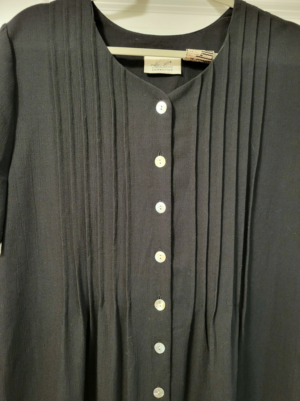 CLASSIC Kathie Lee Short Sleeve Maxi Dress Abalone-Style Buttons Tie Back Detail
