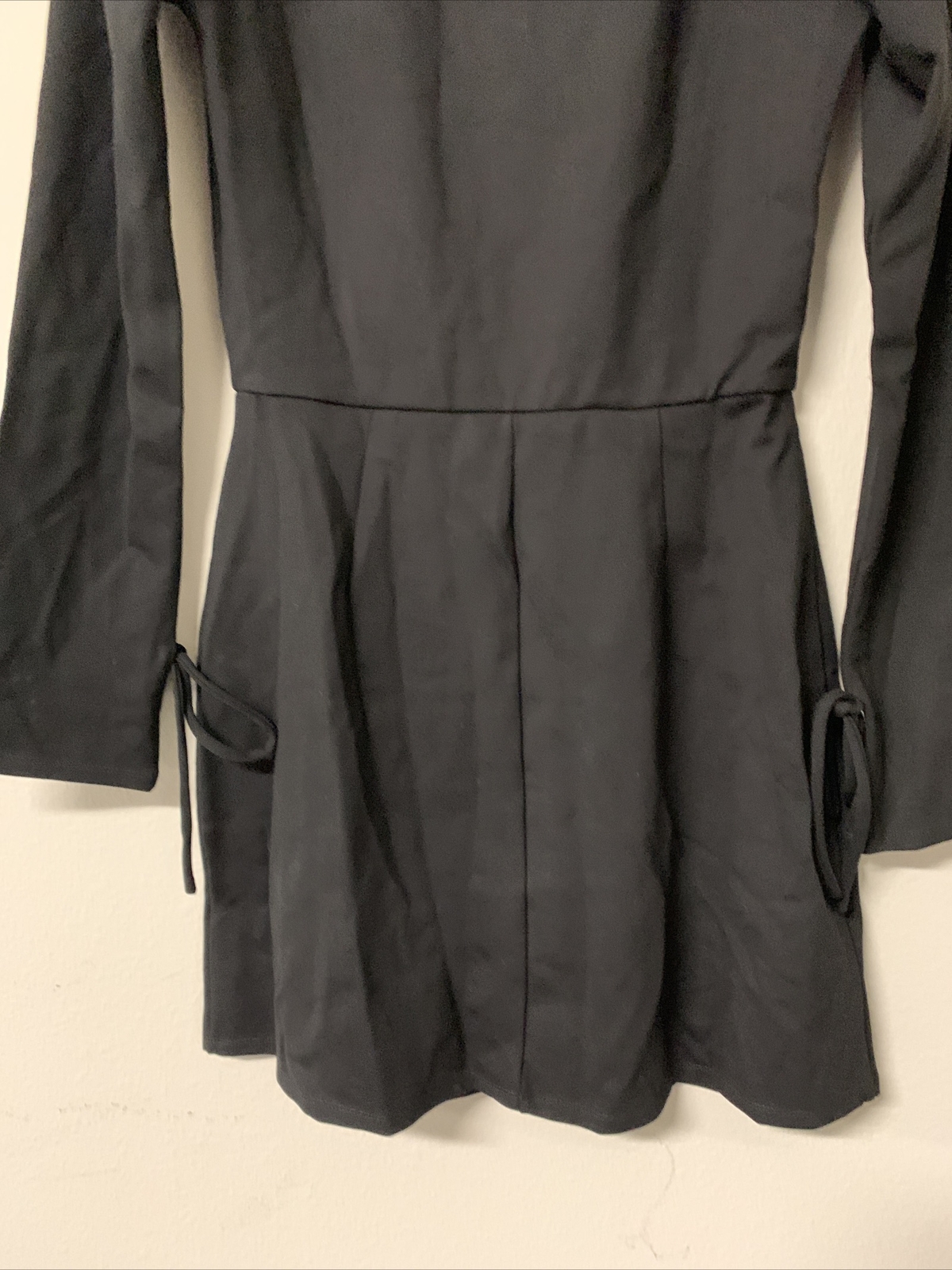 Miami for Francesca’s Black Long Flare Sleeve Mid Short Dress WOMENS SIZE MEDIUM