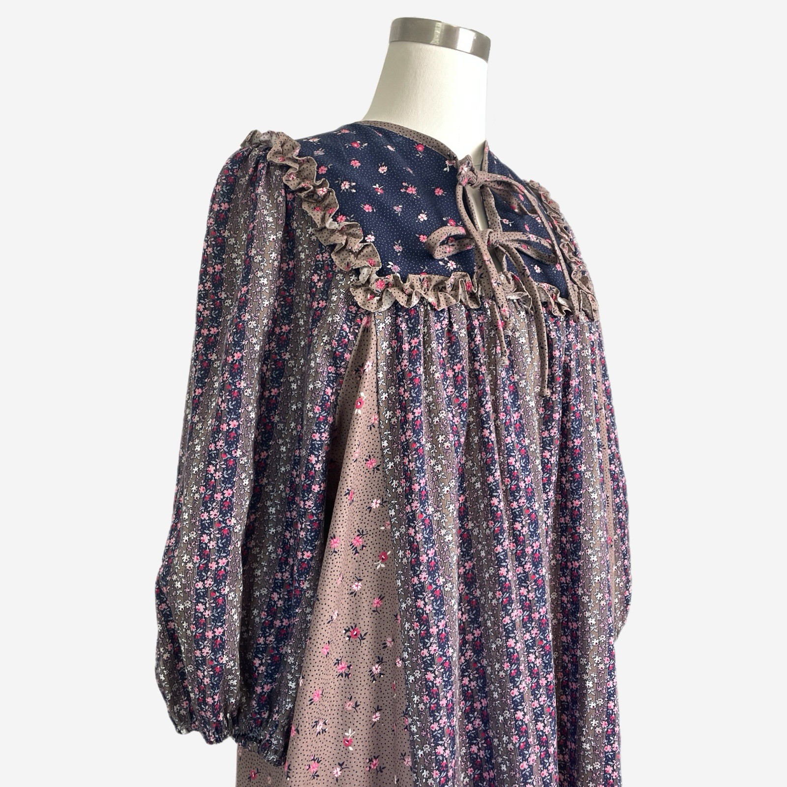 Vintage 60s/70s Two Ems Prairie Mixed Ditsy Floral Ruffle dress Cottagecore M/L