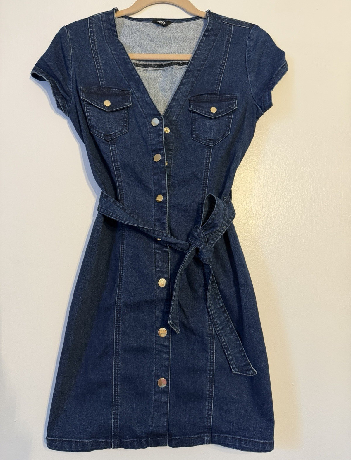GBG Los Angeles Women’s Blue Solid Denim Shirt Dress V-Neck Belted Pockets XS