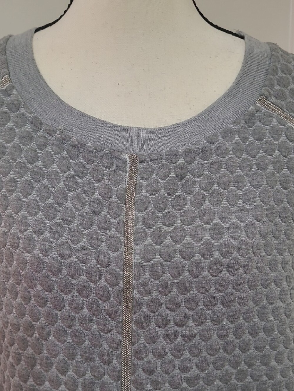 Violet Weekend Textured Short Sleeve Sweatshirt Dress in Light Gray – Size M