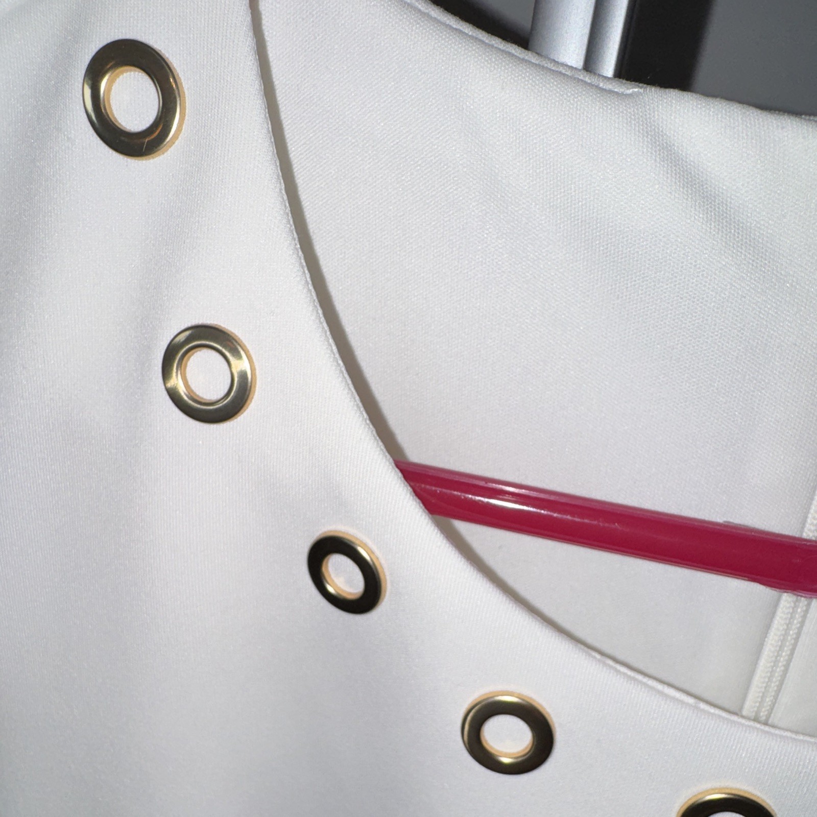 Calvin Klein White Solid Sheath Dress 10 Round Neck Grommet Zip Sleeveless