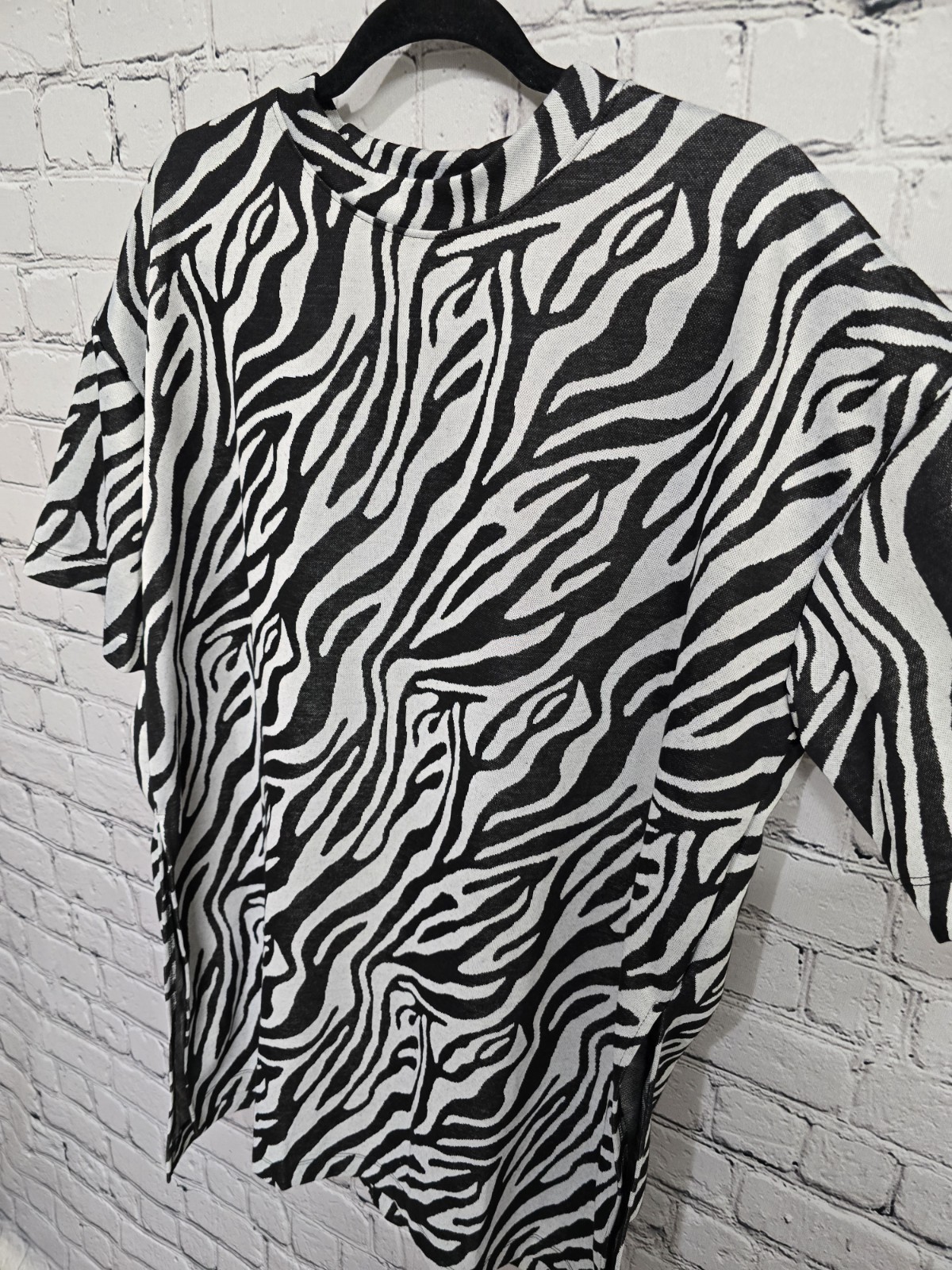 Dressed in LALA Sweater Womens M Black White Zebra Print Oversized Boho Festival